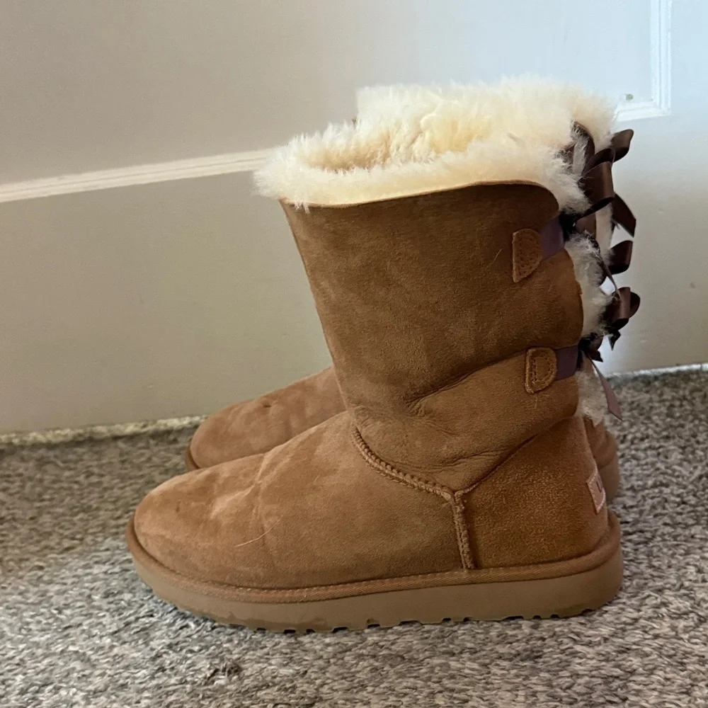 UGG Bailey bow boots - Picture 4 of 7